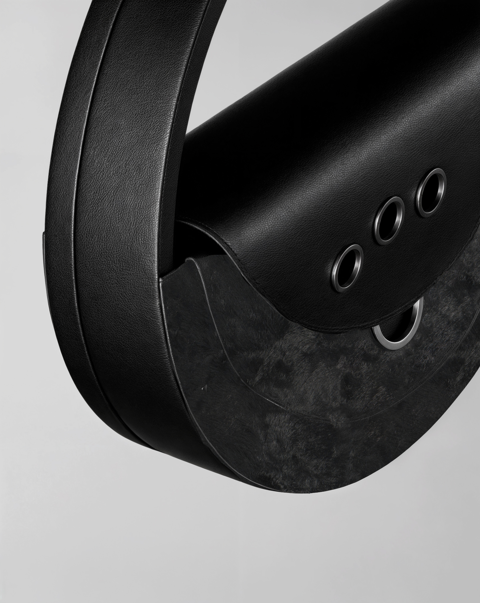 AMOROMA THE MOON BAG OPEN 06