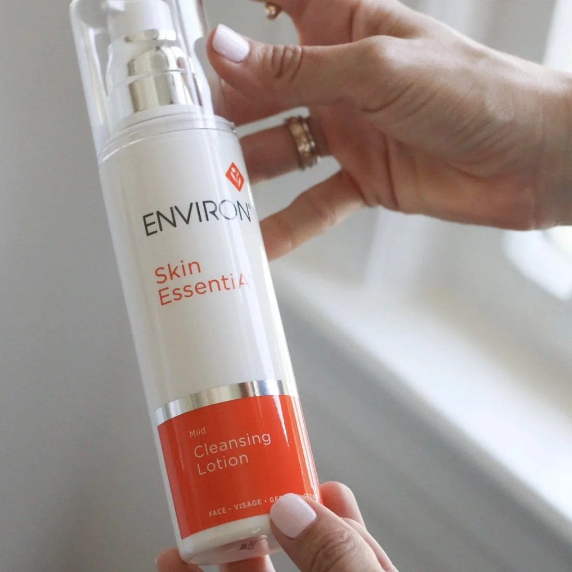 ENVIRON SKIN ESSENTIA CLEANSING LOTION1