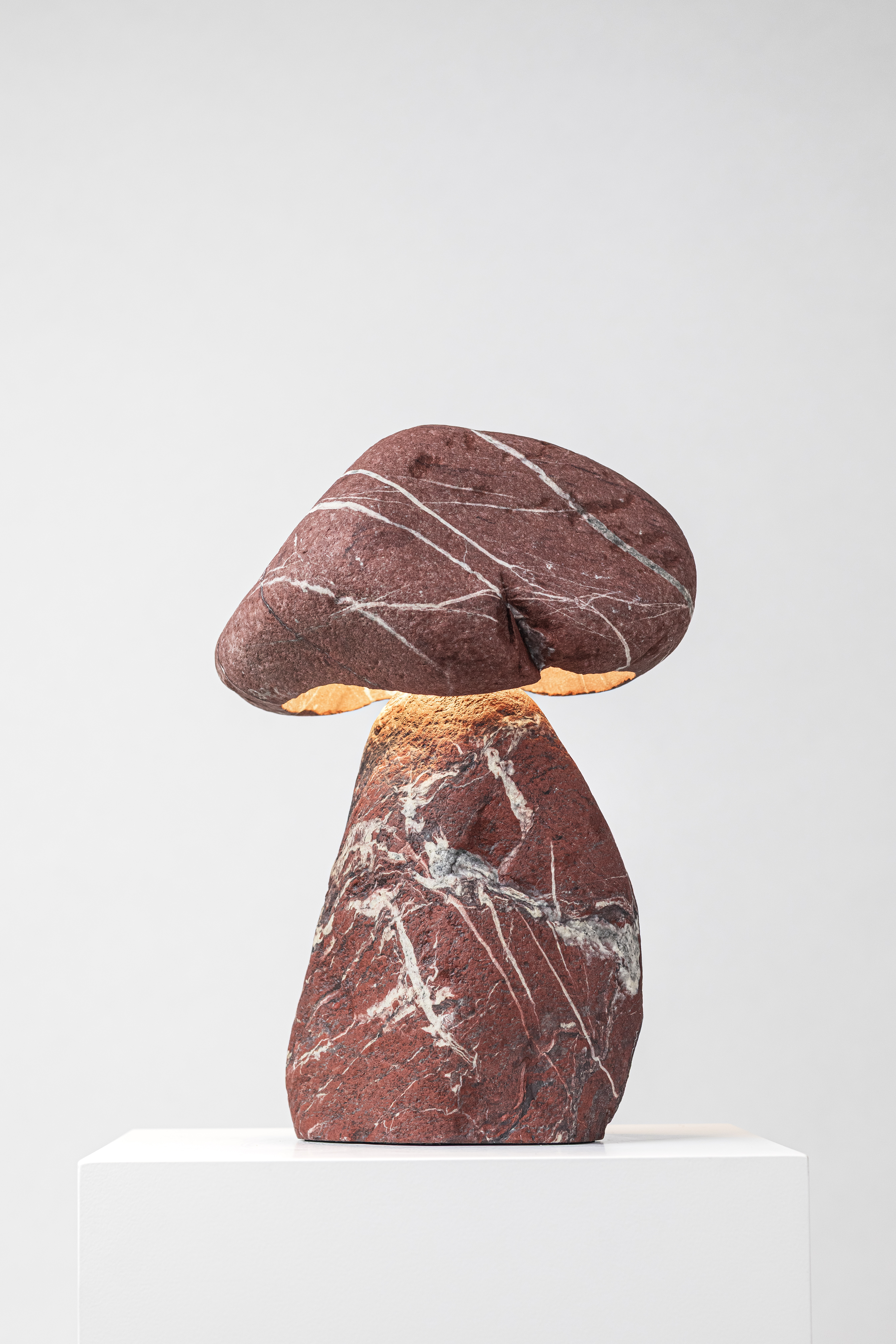 THE ROOMS SORRY WE ARE CLOSED MAARTEN DE CEULAER CAIRN LIGHT 22 CREDIT SISKA VANDECASTEELE