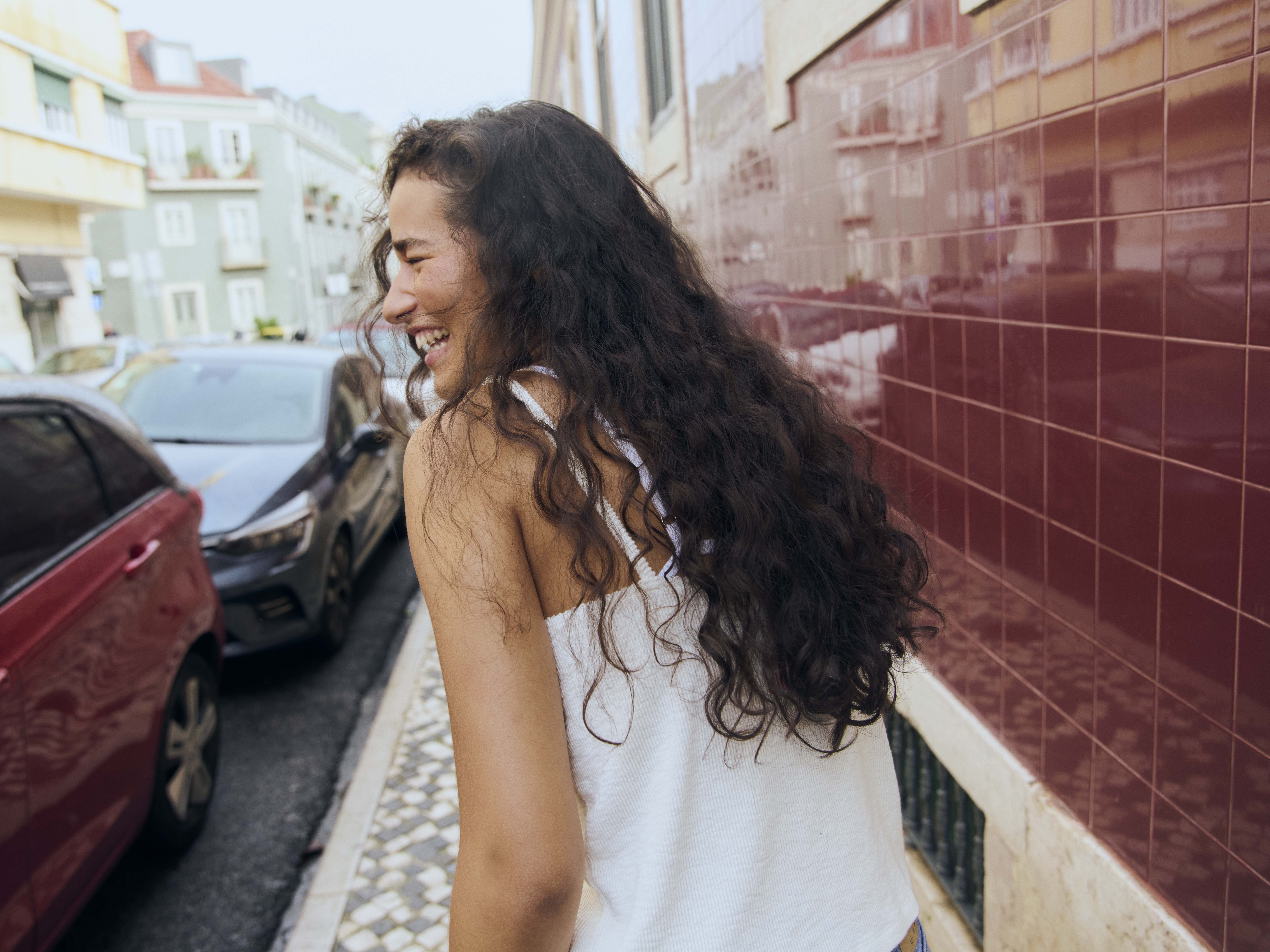 AMERICAN VINTAGE SS26 WOMEN CAMPAIGN IMAGE (9)