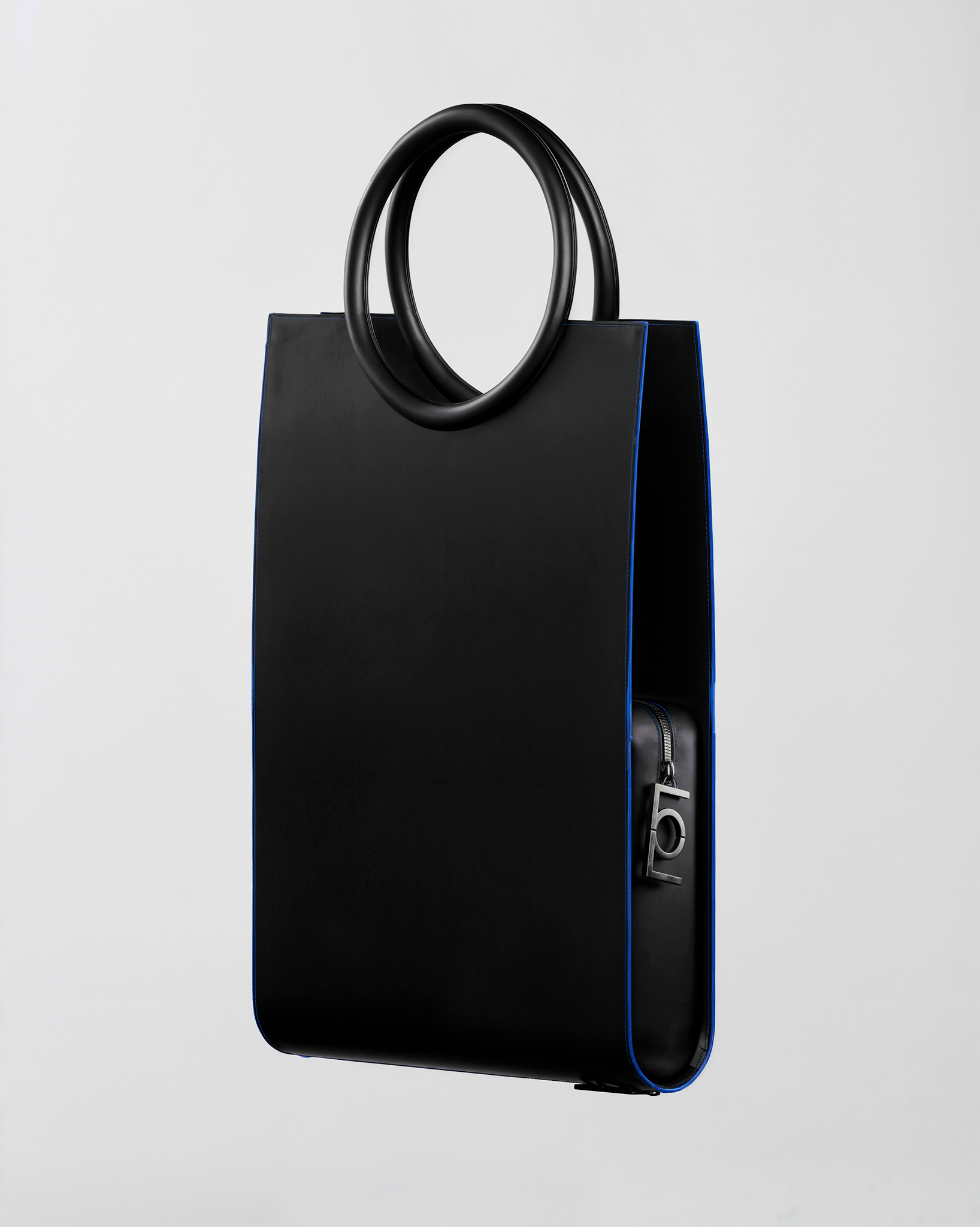 AMOROMA THE ONE BAG FORMAT A3 10