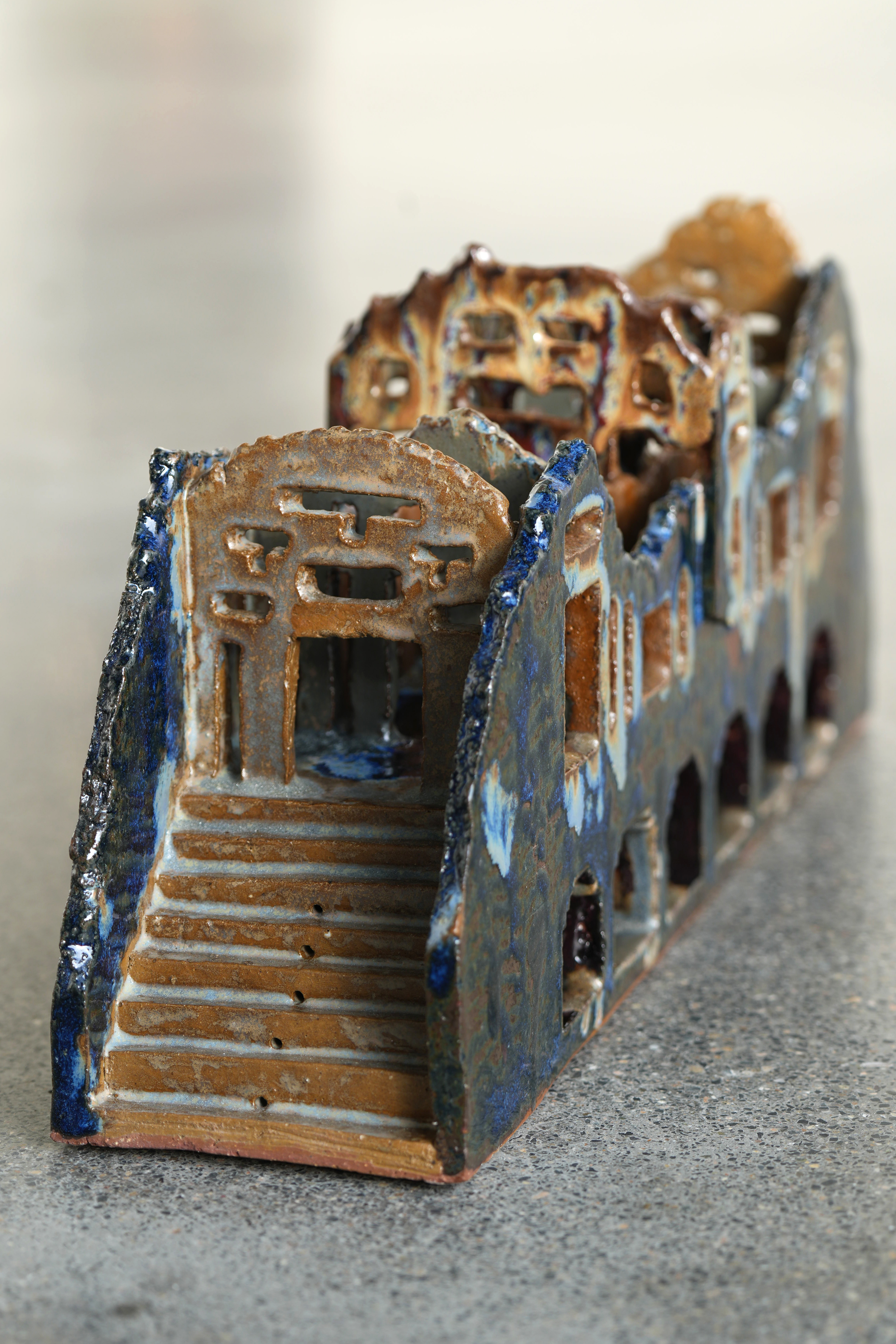 CERAMIC BRUSSELS 2026 ART PRIZE WALTER YU CORRIDOR BRIDGE 46CM X 11CM X 20CM 2025