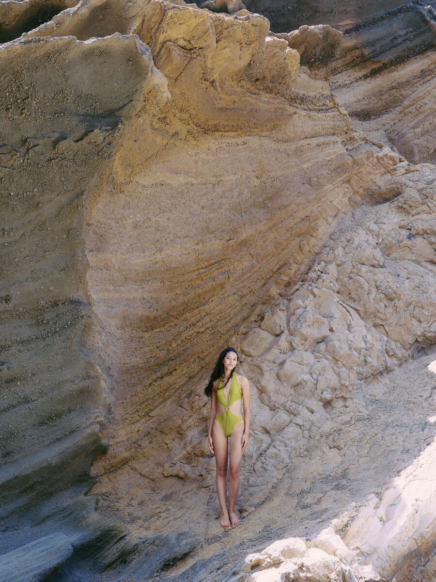 VBQ CRUISE 26 CAMPAIGN IMAGE WOMEN 11